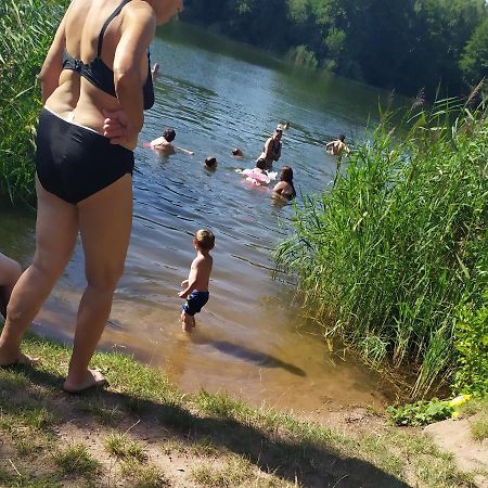 דירות Cerna u Bohdance Podkrovni Apartman V Prirode, Vhodny K Relaxaci I Na Sluzebni Cesty מראה חיצוני תמונה